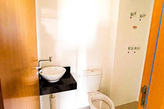 Banheiro de apartamento para alugar com 2 quartos, 45m² em Jardim Itu, Porto Alegre