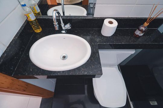 Banheiro de apartamento à venda com 2 quartos, 45m² em Bairro Santa Rita, Goiânia