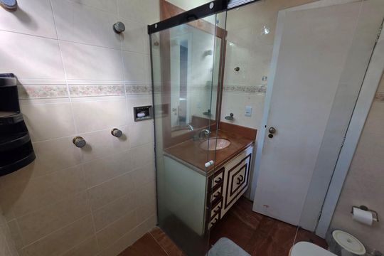 Banheiro de apartamento para alugar com 4 quartos, 248m² em Vila Nova, Cabo Frio