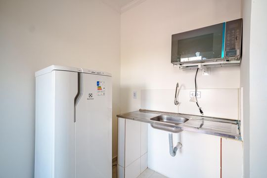 Cozinha de kitnet/studio para alugar com 1 quarto, 25m² em Vila Butantã, São Paulo