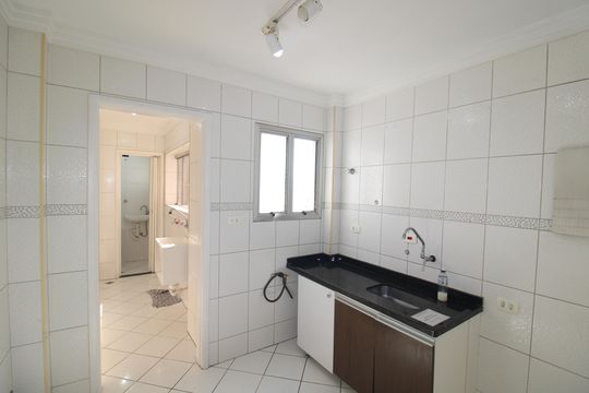 Cozinha de apartamento para alugar com 2 quartos, 60m² em Chora Menino, São Paulo