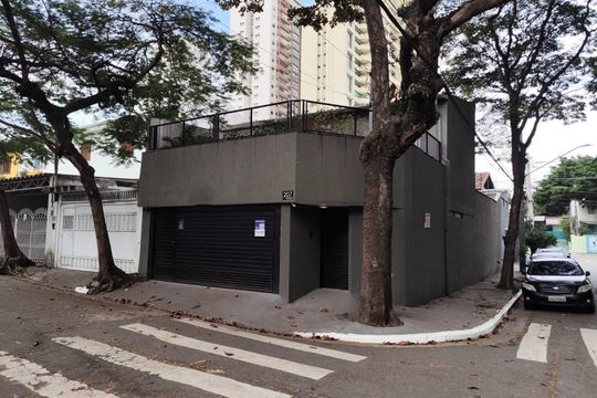 Fachada de casa para alugar com 3 quartos, 220m² em Cidade Monções, São Paulo