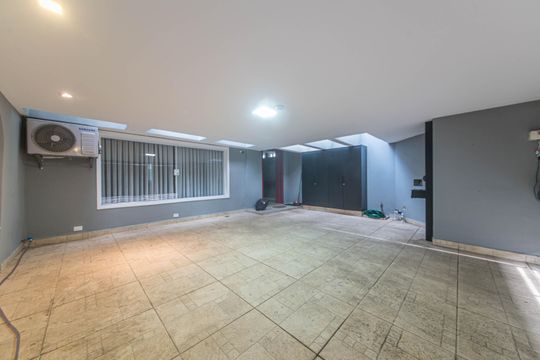 Garagem de casa para alugar com 3 quartos, 220m² em Cidade Monções, São Paulo