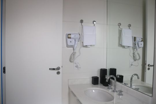 Banheiro de apartamento para alugar com 1 quarto, 36m² em Perdizes, São Paulo