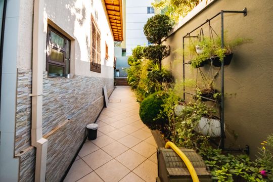 Quintal de casa para alugar com 4 quartos, 330m² em Castelo, Belo Horizonte