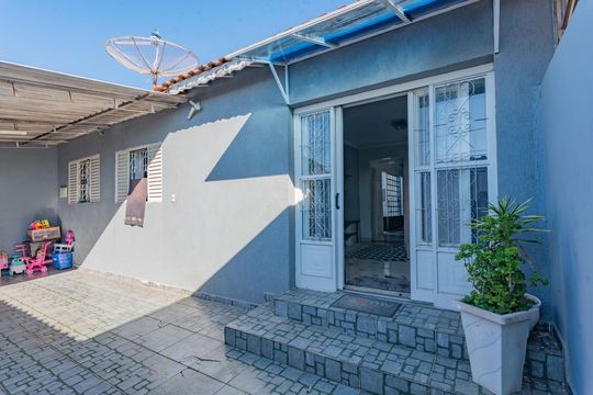 Fachada de casa à venda com 3 quartos, 70m² em Vila Padre Manoel de Nobrega, Campinas
