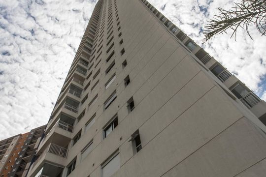Fachada de apartamento para alugar com 1 quarto, 55m² em Alphaville Empresarial, Barueri
