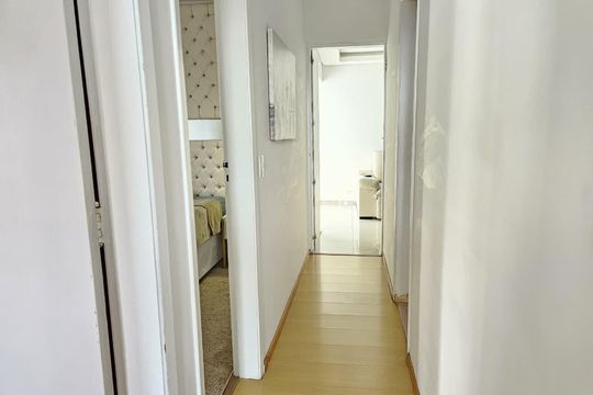 Corredor de apartamento para alugar com 3 quartos, 80m² em Butantã, São Paulo