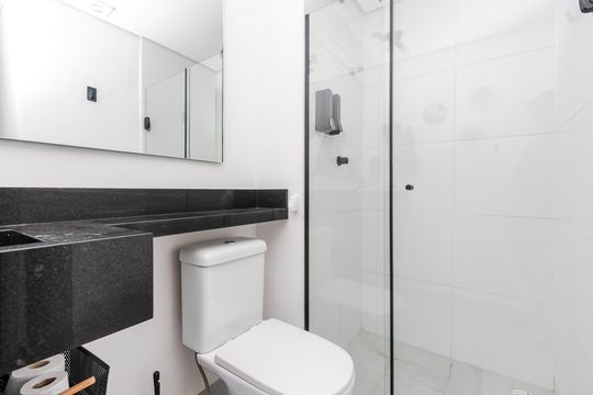 Banheiro de kitnet/studio para alugar com 1 quarto, 29m² em Vila Congonhas, São Paulo