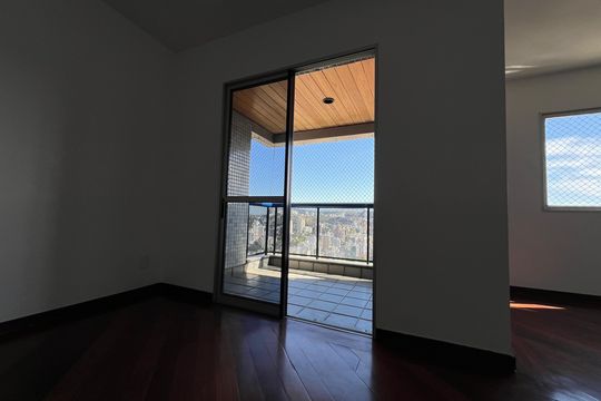 Sacada da Sala de apartamento para alugar com 4 quartos, 210m² em Bom Pastor, Juiz de Fora