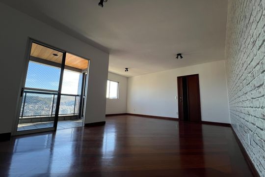 Apartamento para alugar com 4 quartos, 210m² em Bom Pastor, Juiz de Fora