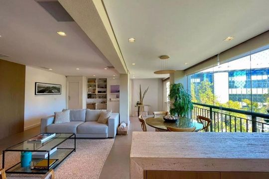 Apartamento para alugar com 3 quartos, 138m² em Santo Amaro, São Paulo