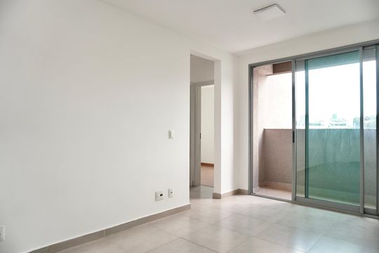 Sala de apartamento para alugar com 2 quartos, 54m² em Coração Eucarístico, Belo Horizonte
