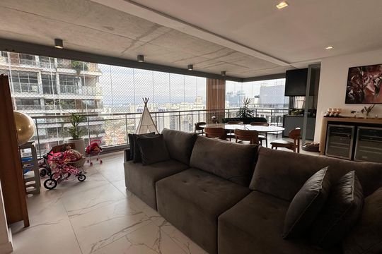 Apartamento para alugar com 3 quartos, 167m² em Jardim das Acacias, São Paulo