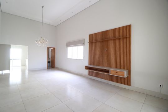 Sala de casa para alugar com 3 quartos, 200m² em Jardim Karaíba, Uberlândia