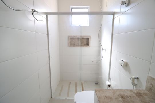 Banheiro do Quarto 1 de casa para alugar com 3 quartos, 200m² em Jardim Karaíba, Uberlândia