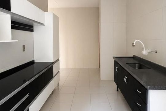 Cozinha de apartamento para alugar com 1 quarto, 42m² em Vila Ipiranga, Porto Alegre