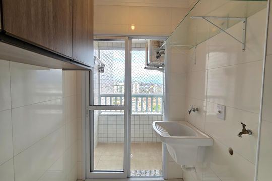 Área de Serviço de apartamento para alugar com 2 quartos, 65m² em Guilhermina, Praia Grande