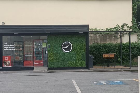 Área externa de apartamento para alugar com 2 quartos, 45m² em Anchieta, Nilópolis