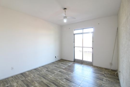 Apartamento para alugar com 2 quartos, 69m² em Taquara, Rio de Janeiro