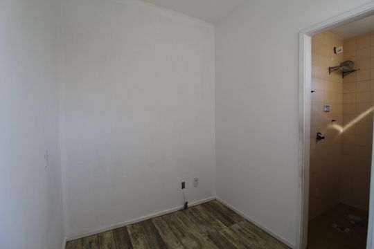 Quarto e Banheiro de Serviço de apartamento para alugar com 2 quartos, 69m² em Taquara, Rio de Janeiro