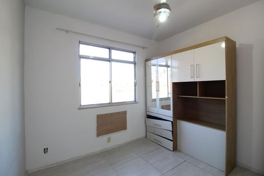 Quarto 1 de apartamento para alugar com 2 quartos, 69m² em Taquara, Rio de Janeiro