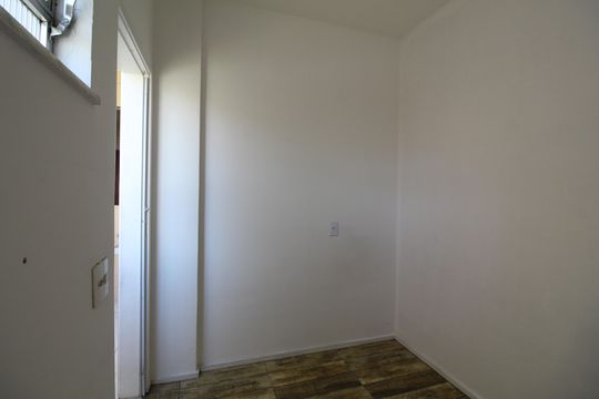 Quarto e Banheiro de Serviço de apartamento para alugar com 2 quartos, 69m² em Taquara, Rio de Janeiro