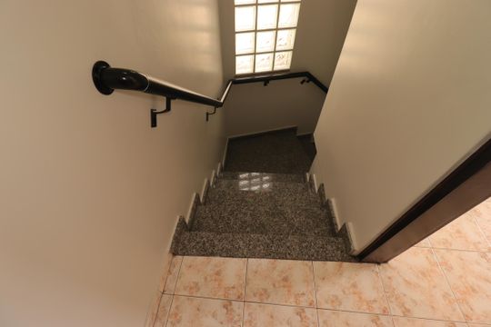 Escada da Entrada de casa à venda com 2 quartos, 60m² em Jardim Marek, Santo André