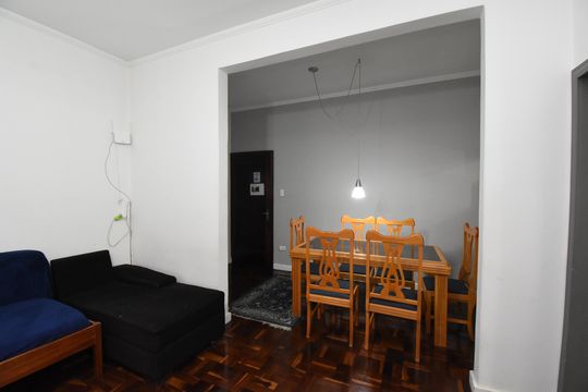 Sala de apartamento à venda com 2 quartos, 130m² em Centro, Curitiba