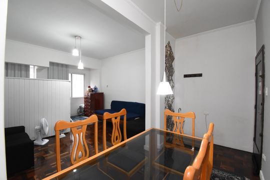 Apartamento à venda com 2 quartos, 130m² em Centro, Curitiba