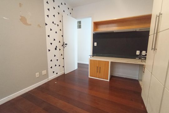 Quarto 1 de apartamento à venda com 3 quartos, 180m² em Barra da Tijuca, Rio de Janeiro