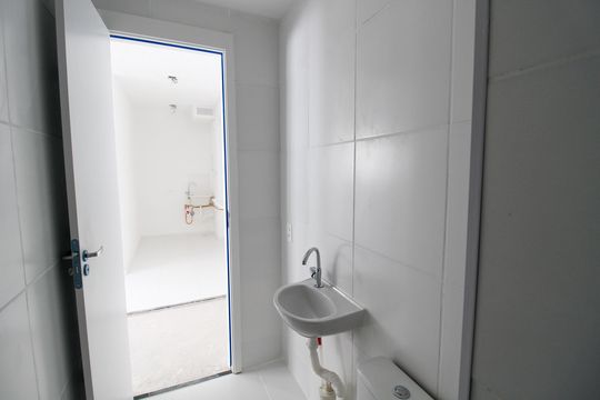 Banheiro de apartamento para alugar com 2 quartos, 32m² em Jaguaré, São Paulo