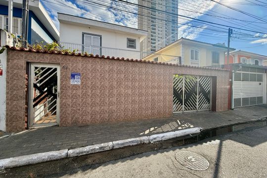 Fachada de casa à venda com 6 quartos, 200m² em Jardim Caravelas, São Paulo