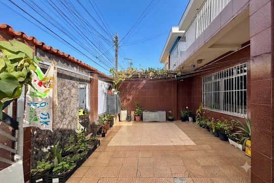 Garagem  de casa à venda com 6 quartos, 200m² em Jardim Caravelas, São Paulo