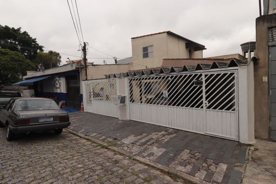Fachada de casa à venda com 3 quartos, 138m² em Vila Linda, Santo André