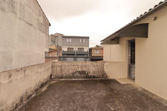 Quintal de casa à venda com 3 quartos, 138m² em Vila Linda, Santo André