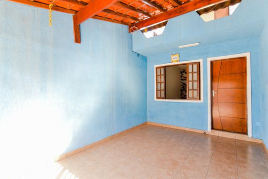 Garagem de casa à venda com 2 quartos, 107m² em Jardim Cocaia, Guarulhos