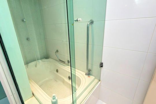 Banheiro de apartamento à venda com 2 quartos, 110m² em Santa Rosa, Niterói