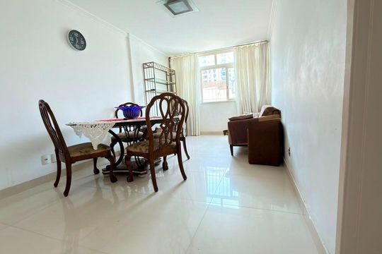 Sala de apartamento à venda com 2 quartos, 110m² em Santa Rosa, Niterói