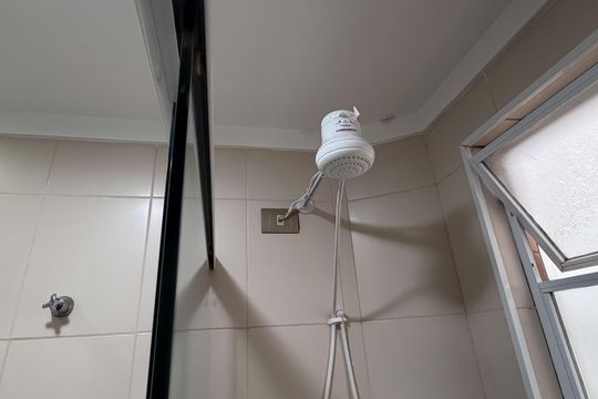 Banheiro de apartamento para alugar com 1 quarto, 45m² em Ponta da Praia, Santos