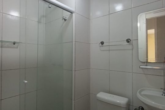 Banheiro de apartamento para alugar com 2 quartos, 48m² em Centro, Belford Roxo