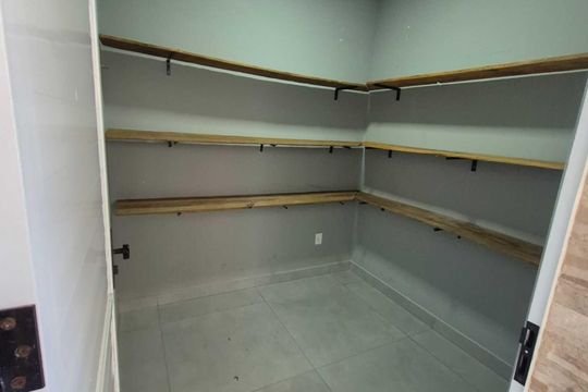 Dispensa de casa à venda com 3 quartos, 200m² em Parque Dom Pedro II, Campinas