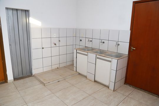 Área de Serviço de casa para alugar com 4 quartos, 448m² em Vila Joao Luiz de Oliveira, Anápolis