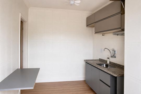 Cozinha de apartamento à venda com 2 quartos, 54m² em Vila Jordanopolis, São Bernardo do Campo