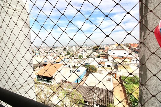 Sacada de apartamento para alugar com 2 quartos, 44m² em Lageado, Ferraz de Vasconcelos
