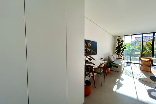 Hall de entrada de apartamento para alugar com 1 quarto, 58m² em Barra da Lagoa, Florianópolis