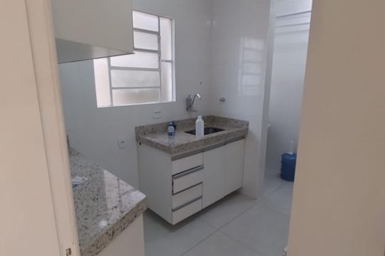 Cozinha de apartamento à venda com 2 quartos, 45m² em Palmares, Belo Horizonte