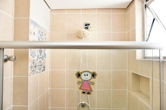 Banheiro Social de apartamento à venda com 3 quartos, 132m² em Coração Eucarístico, Belo Horizonte