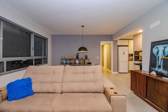 Sala de apartamento para alugar com 2 quartos, 98m² em Petrópolis, Porto Alegre