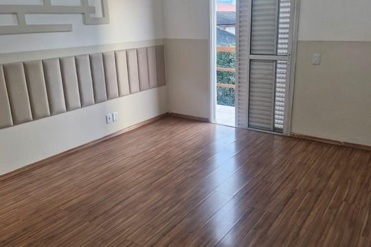 Quarto de casa à venda com 3 quartos, 224m² em Vila M Genoveva, Jundiaí
